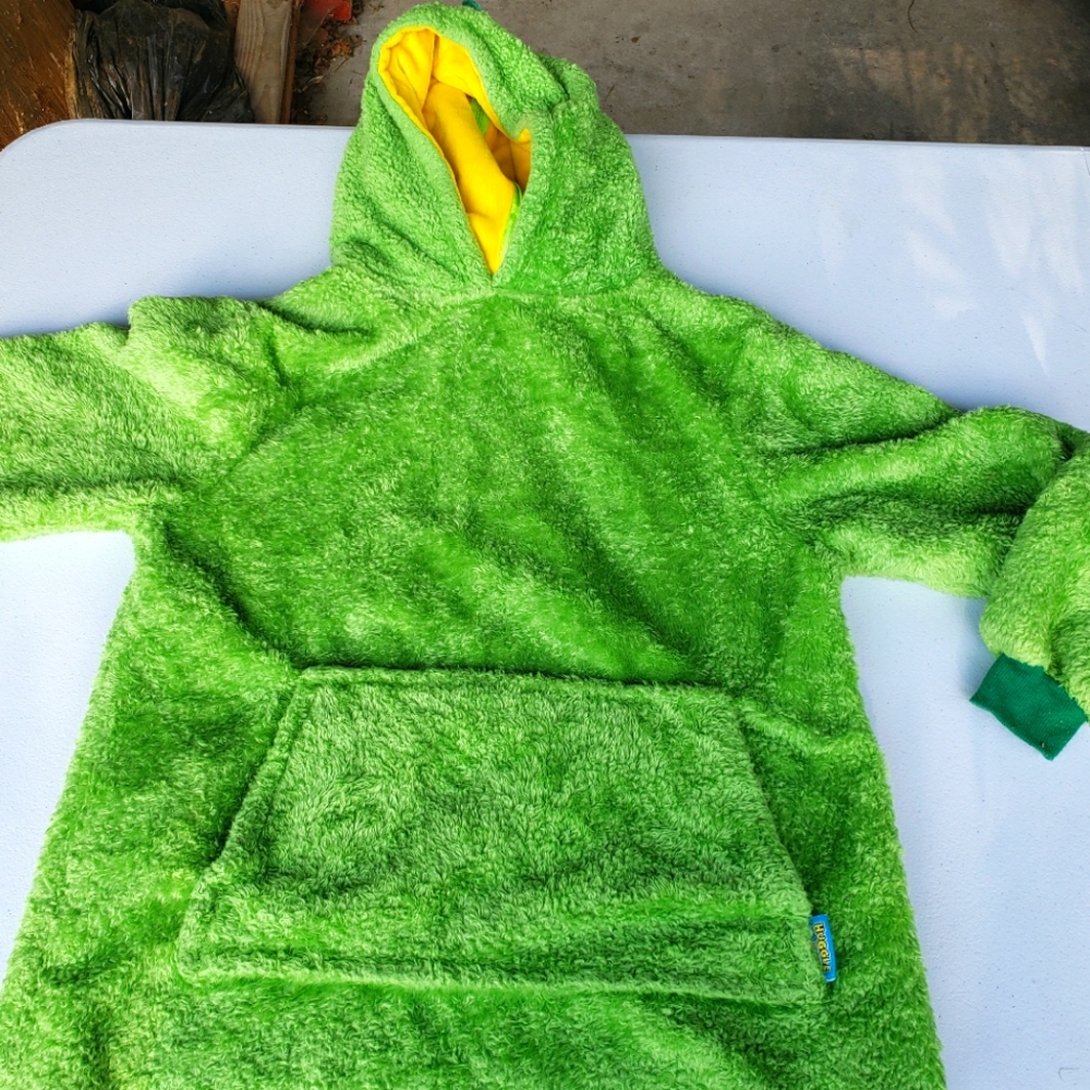 Girl's Huggle Sweater OSFM (~Sz 10)